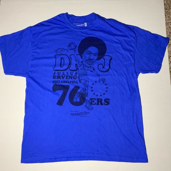 Mitchell & Ness Other - Dr. J Mitchell & Ness sixers T-shirt